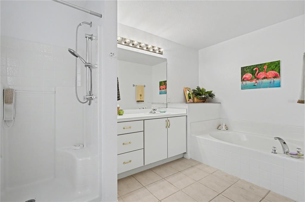 待售: $299,000 (3 贝兹, 2 浴室, 2000 平方英尺)