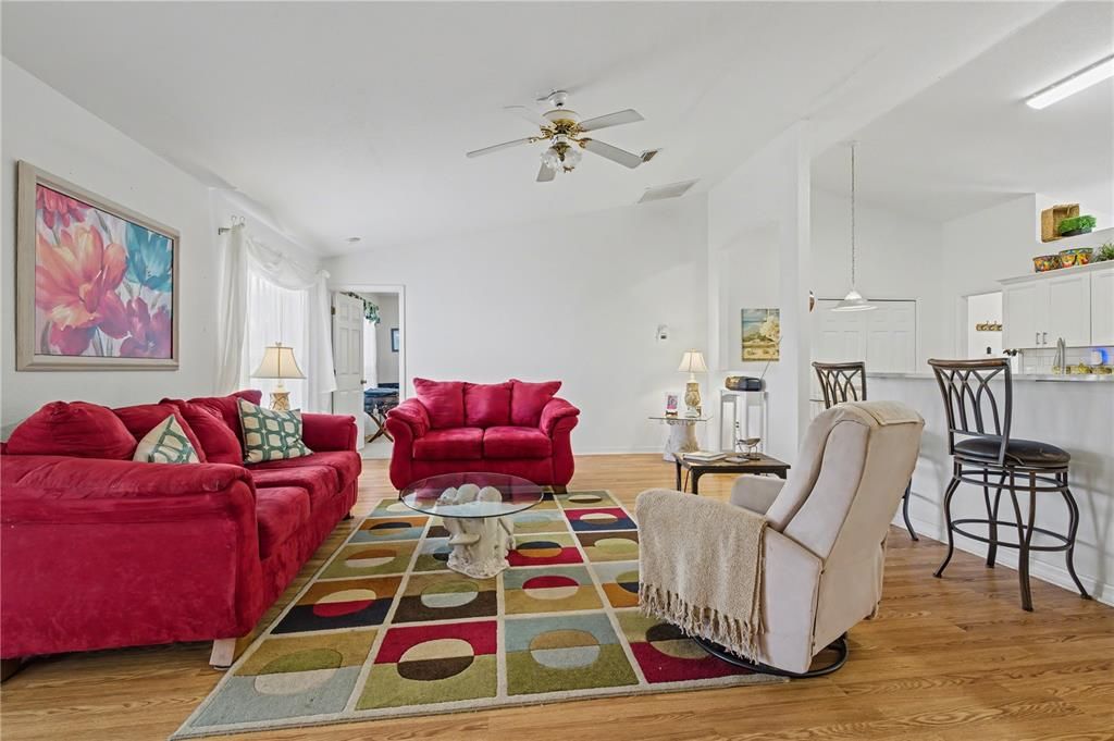 待售: $299,000 (3 贝兹, 2 浴室, 2000 平方英尺)