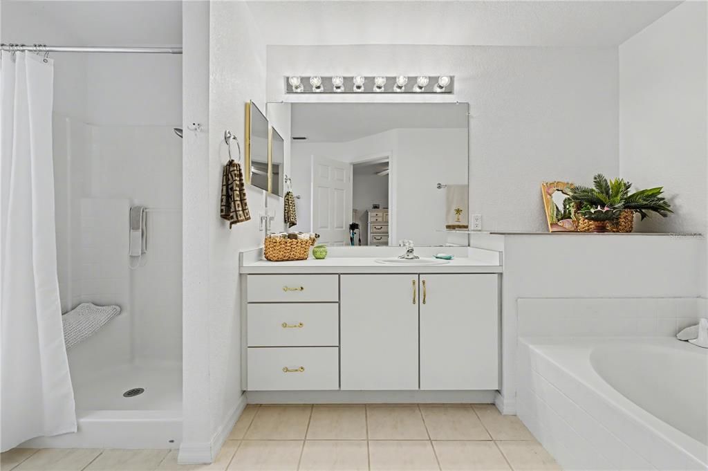 待售: $299,000 (3 贝兹, 2 浴室, 2000 平方英尺)