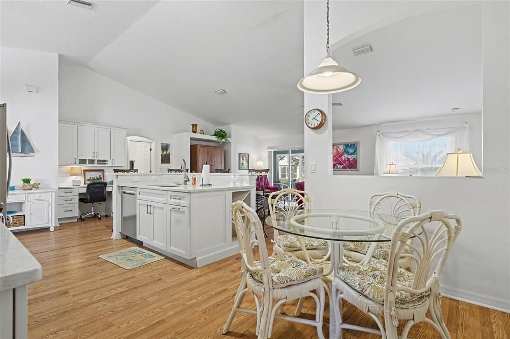 待售: $299,000 (3 贝兹, 2 浴室, 2000 平方英尺)