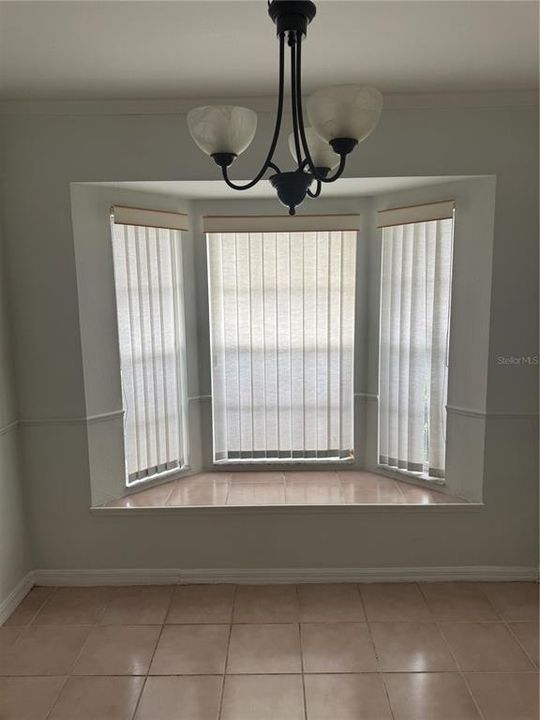 待售: $287,000 (3 贝兹, 2 浴室, 1320 平方英尺)