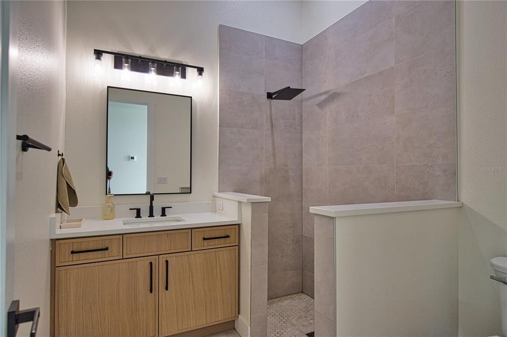 For Sale: $500,000 (3 beds, 2 baths, 1996 Square Feet)