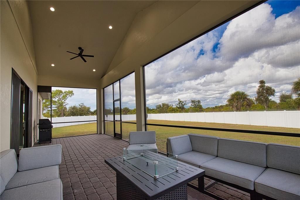 For Sale: $500,000 (3 beds, 2 baths, 1996 Square Feet)