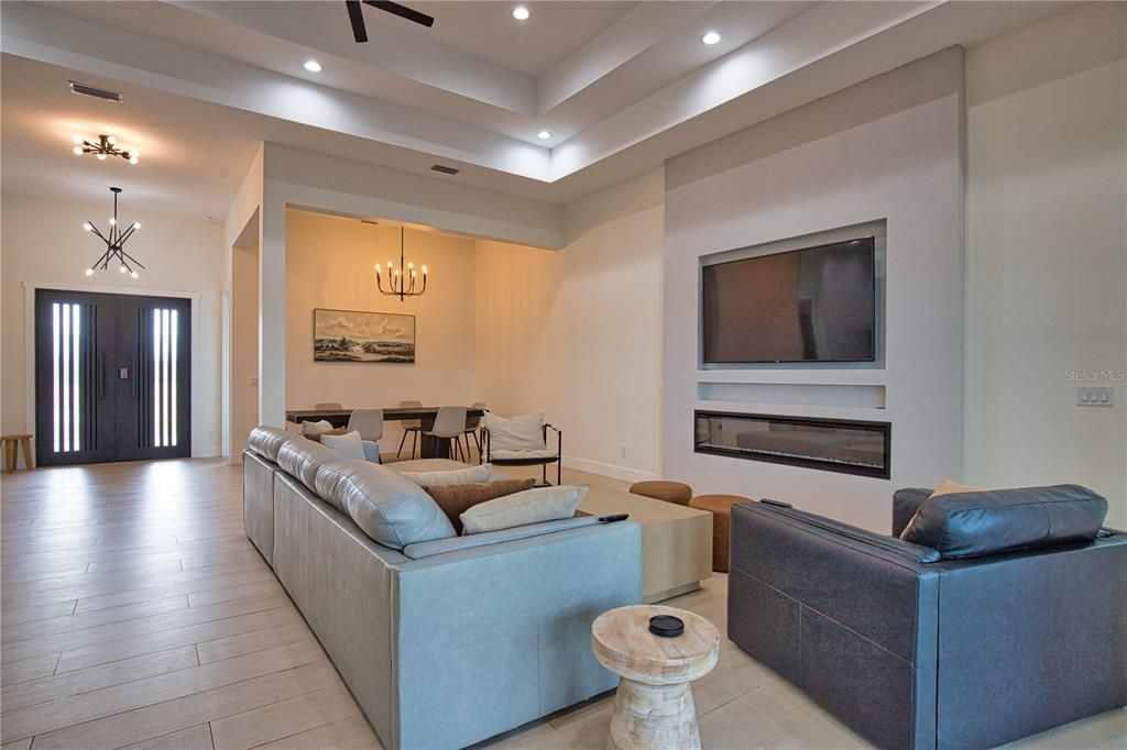 For Sale: $500,000 (3 beds, 2 baths, 1996 Square Feet)