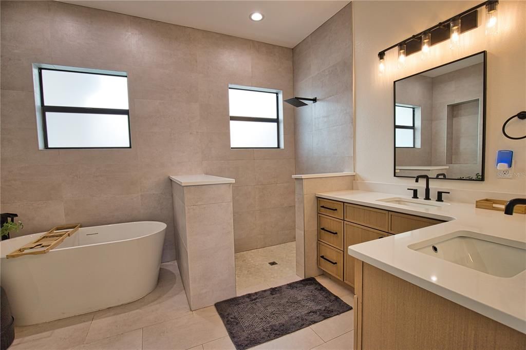 For Sale: $500,000 (3 beds, 2 baths, 1996 Square Feet)