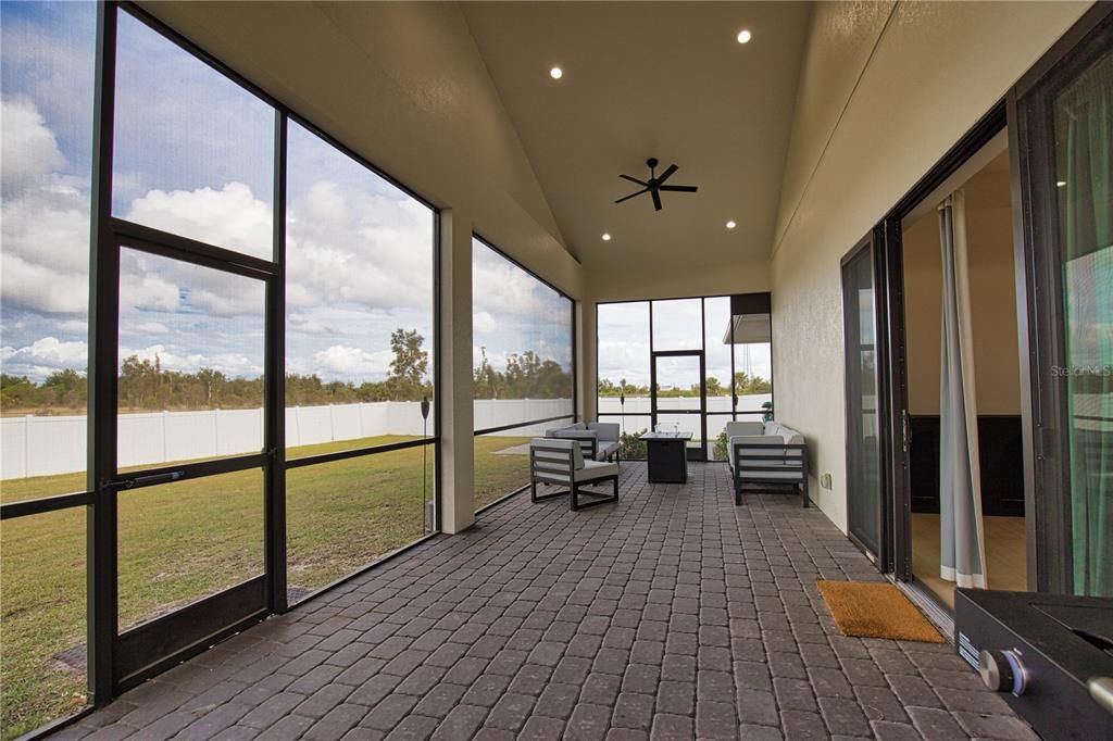 For Sale: $500,000 (3 beds, 2 baths, 1996 Square Feet)