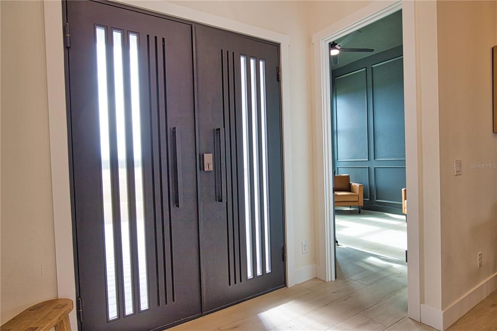 For Sale: $500,000 (3 beds, 2 baths, 1996 Square Feet)