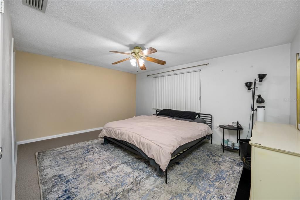 待售: $218,000 (3 贝兹, 2 浴室, 1584 平方英尺)