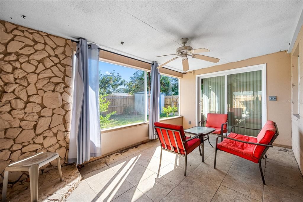 待售: $218,000 (3 贝兹, 2 浴室, 1584 平方英尺)