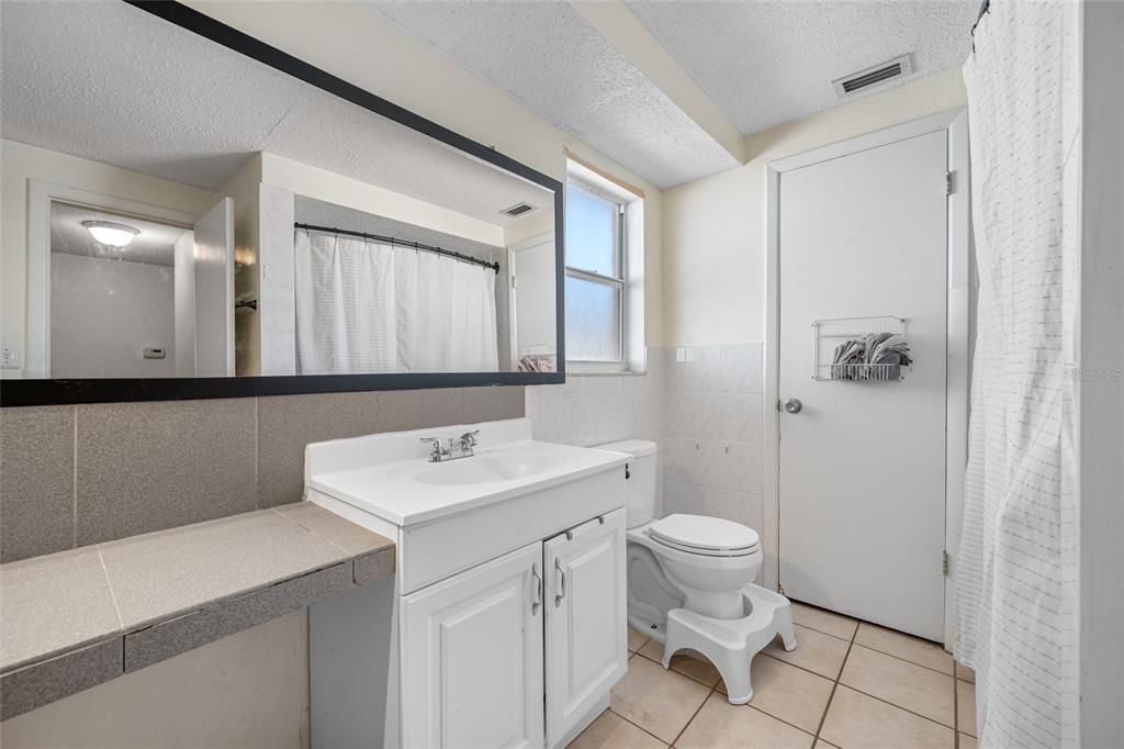 待售: $218,000 (3 贝兹, 2 浴室, 1584 平方英尺)