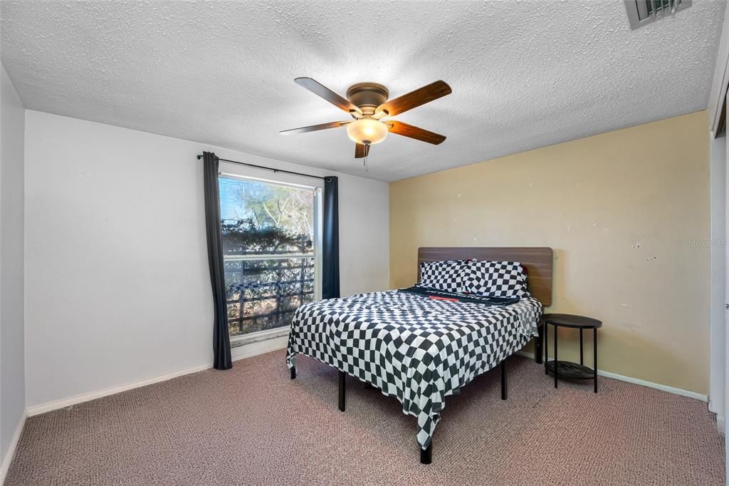 待售: $218,000 (3 贝兹, 2 浴室, 1584 平方英尺)