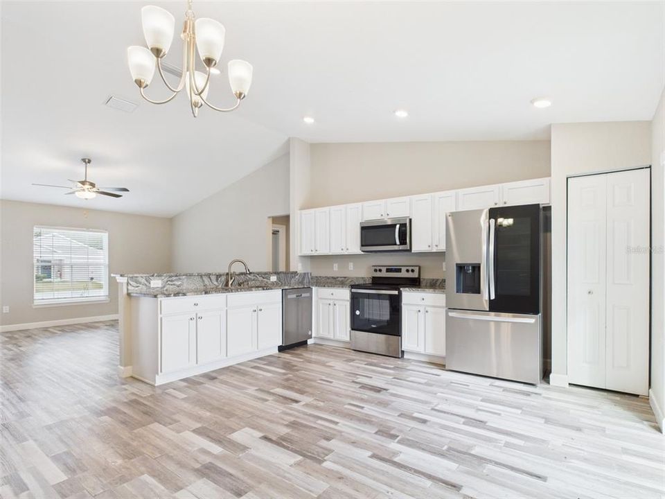 For Rent: $1,750 (3 beds, 2 baths, 1292 Square Feet)