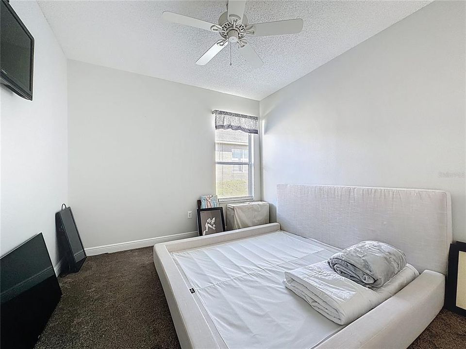 En Venta: $489,900 (4 camas, 2 baños, 2001 Pies cuadrados)