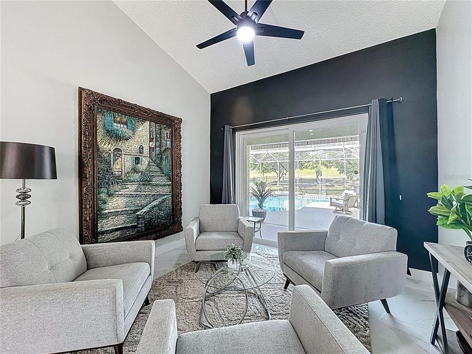 En Venta: $489,900 (4 camas, 2 baños, 2001 Pies cuadrados)