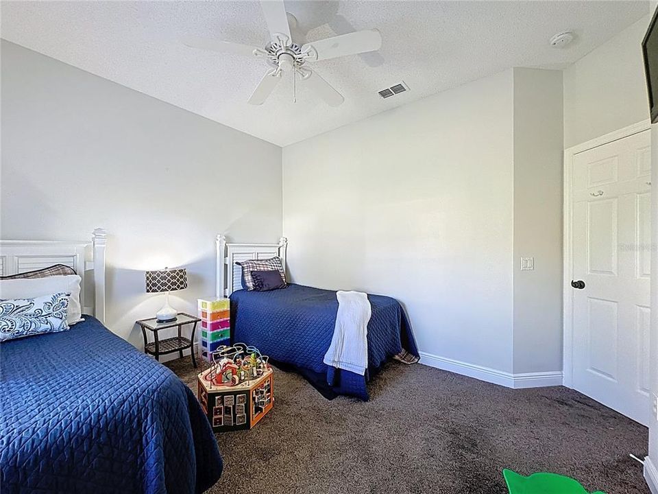 En Venta: $489,900 (4 camas, 2 baños, 2001 Pies cuadrados)