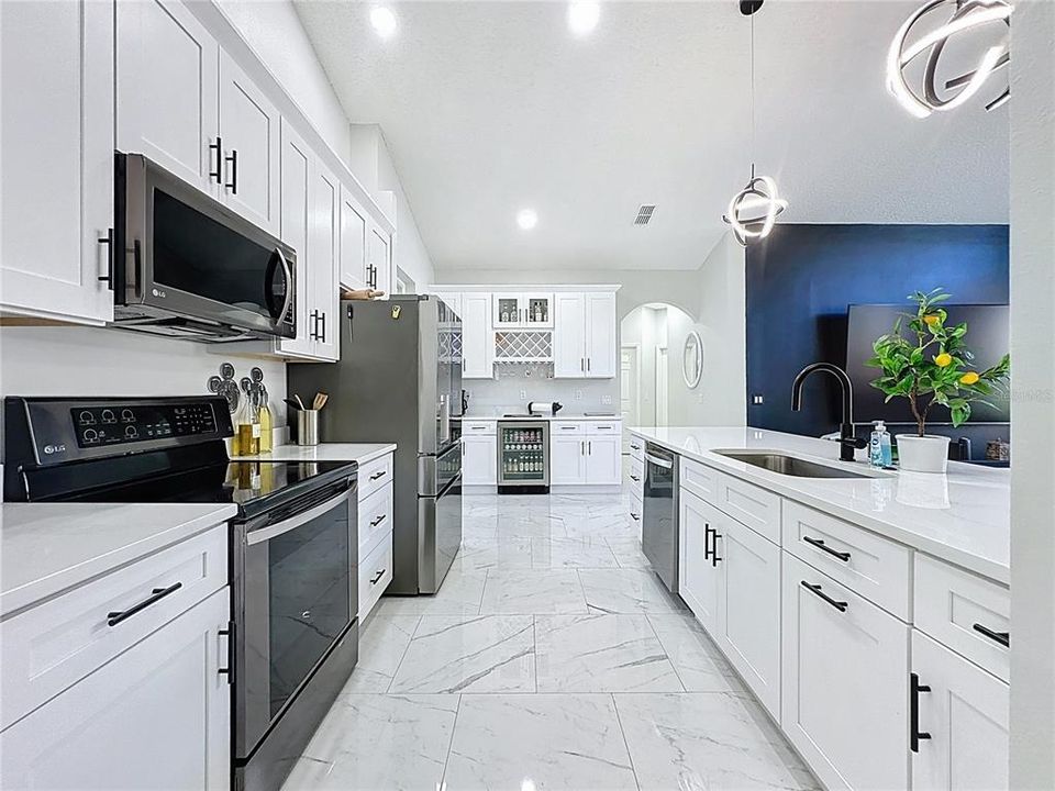 En Venta: $489,900 (4 camas, 2 baños, 2001 Pies cuadrados)