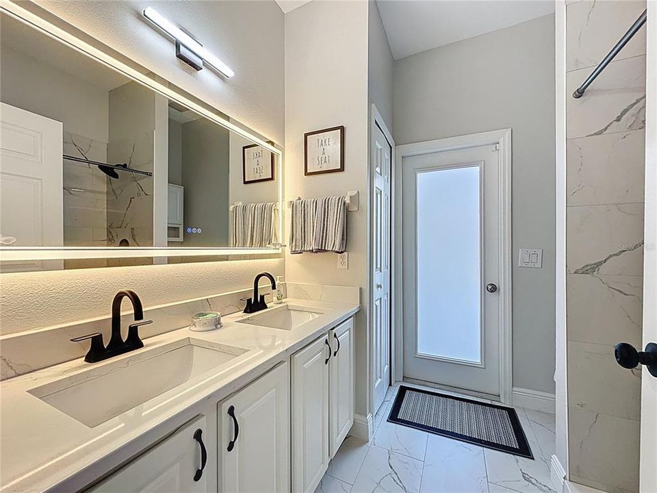 En Venta: $489,900 (4 camas, 2 baños, 2001 Pies cuadrados)