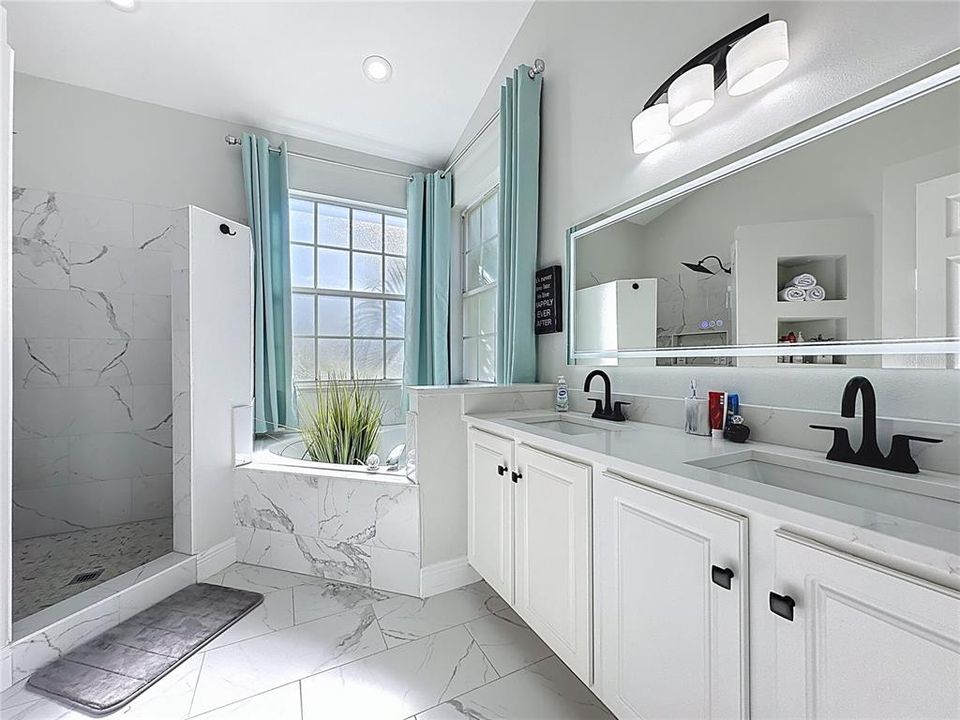 En Venta: $489,900 (4 camas, 2 baños, 2001 Pies cuadrados)