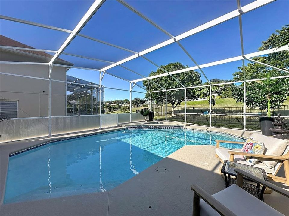 En Venta: $489,900 (4 camas, 2 baños, 2001 Pies cuadrados)