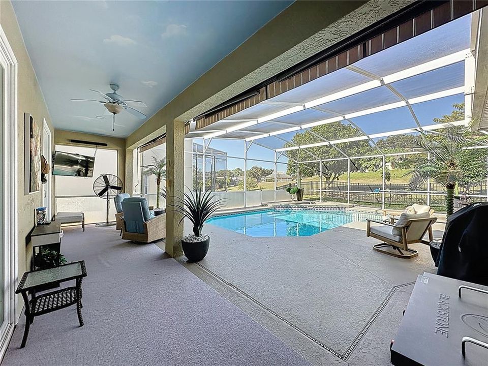 En Venta: $489,900 (4 camas, 2 baños, 2001 Pies cuadrados)