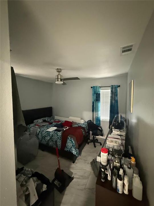 En Venta: $410,000 (4 camas, 2 baños, 1793 Pies cuadrados)