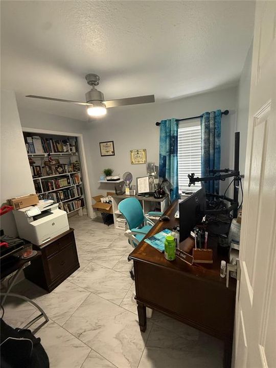 En Venta: $410,000 (4 camas, 2 baños, 1793 Pies cuadrados)