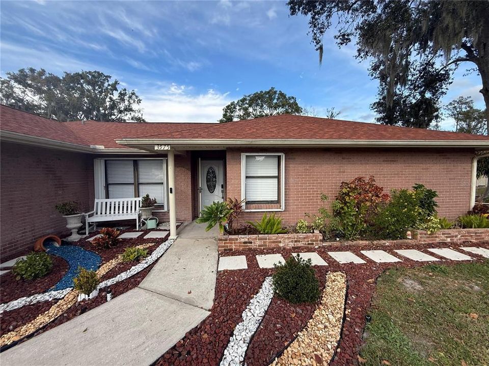 En Venta: $410,000 (4 camas, 2 baños, 1793 Pies cuadrados)