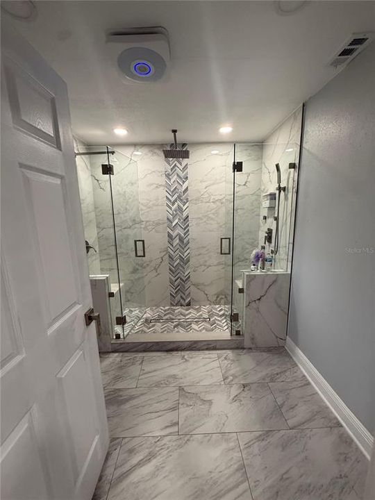 En Venta: $410,000 (4 camas, 2 baños, 1793 Pies cuadrados)