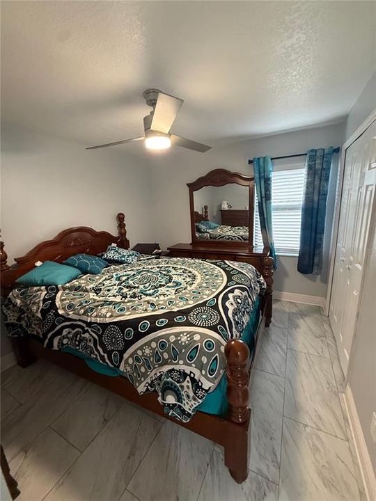 En Venta: $410,000 (4 camas, 2 baños, 1793 Pies cuadrados)