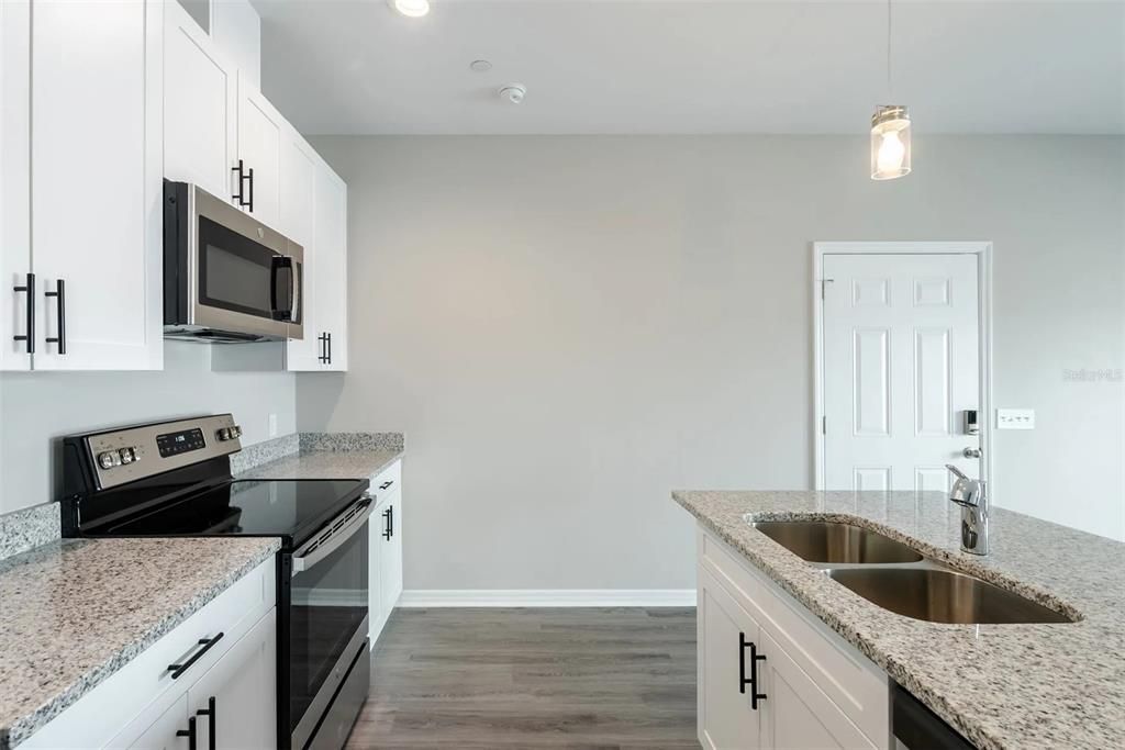 出租: $2,950 (3 贝兹, 2 浴室, 1609 平方英尺)