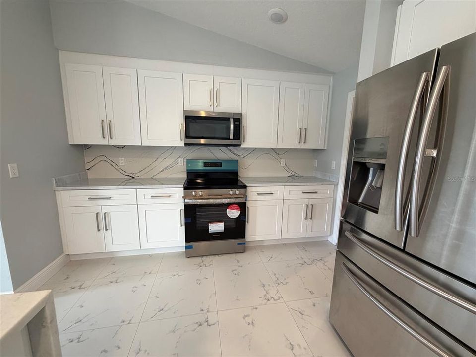 待售: $278,000 (3 贝兹, 3 浴室, 1872 平方英尺)