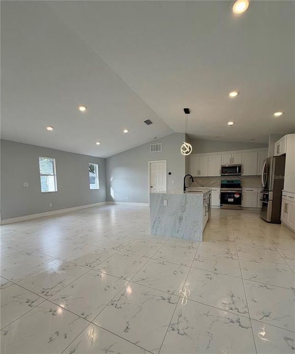 待售: $278,000 (3 贝兹, 3 浴室, 1872 平方英尺)