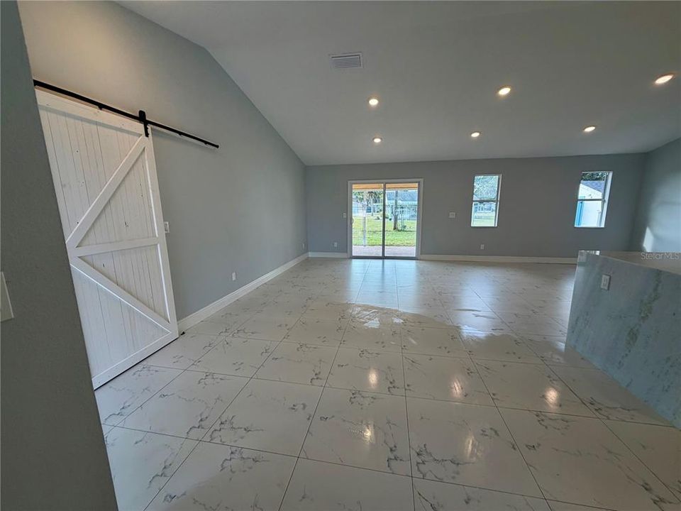 待售: $278,000 (3 贝兹, 3 浴室, 1872 平方英尺)