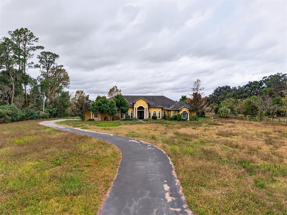 На продажу: $750,000 (6 спален, 3 ванн, 4350 Квадратных фут)