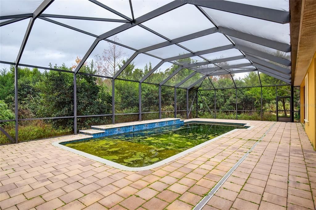 На продажу: $750,000 (6 спален, 3 ванн, 4350 Квадратных фут)