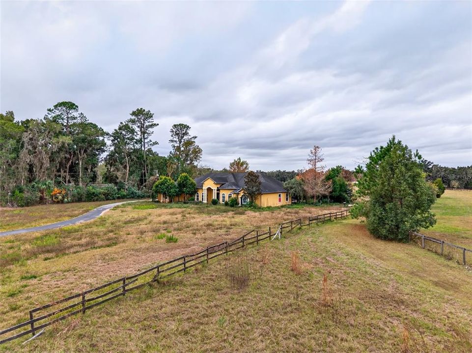 На продажу: $750,000 (6 спален, 3 ванн, 4350 Квадратных фут)