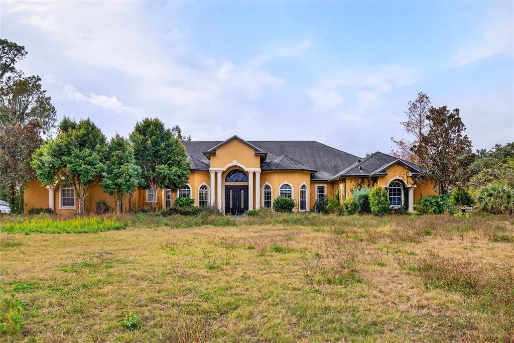 На продажу: $750,000 (6 спален, 3 ванн, 4350 Квадратных фут)