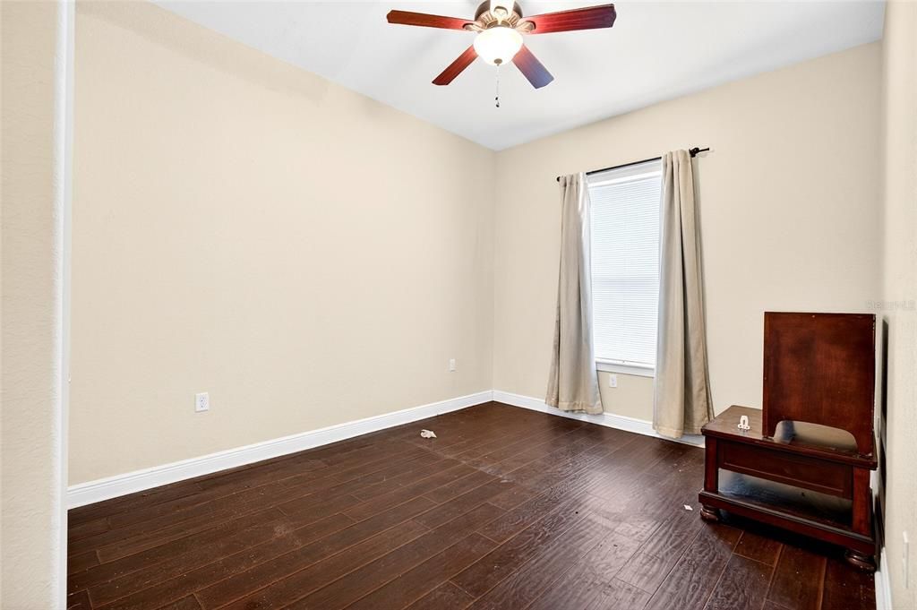 На продажу: $750,000 (6 спален, 3 ванн, 4350 Квадратных фут)