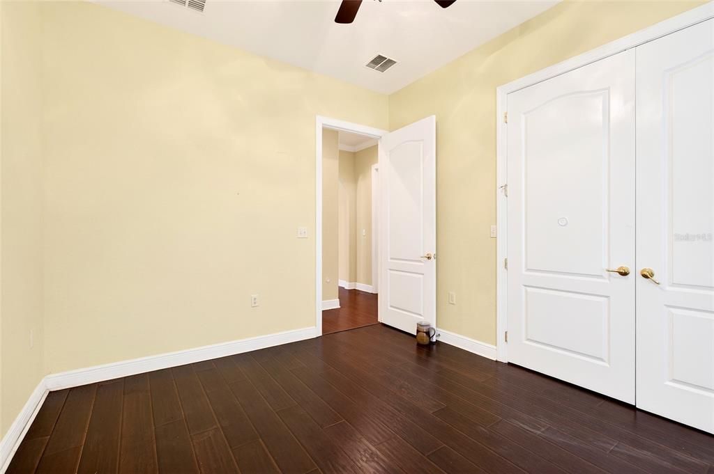 На продажу: $750,000 (6 спален, 3 ванн, 4350 Квадратных фут)