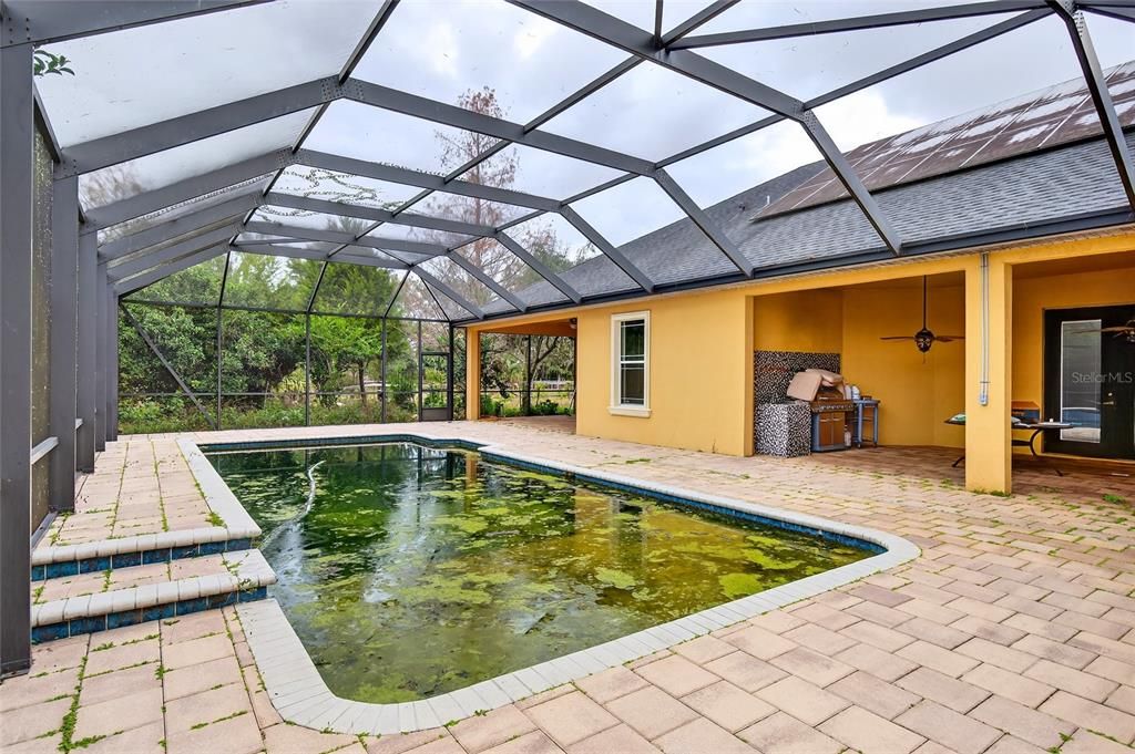 На продажу: $750,000 (6 спален, 3 ванн, 4350 Квадратных фут)