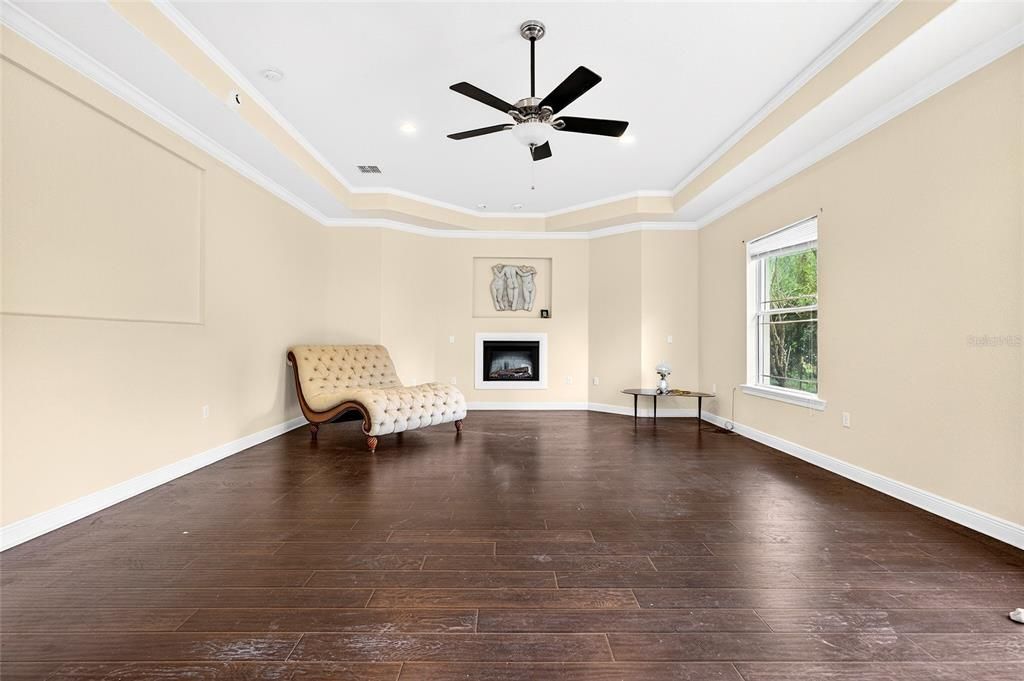 На продажу: $750,000 (6 спален, 3 ванн, 4350 Квадратных фут)