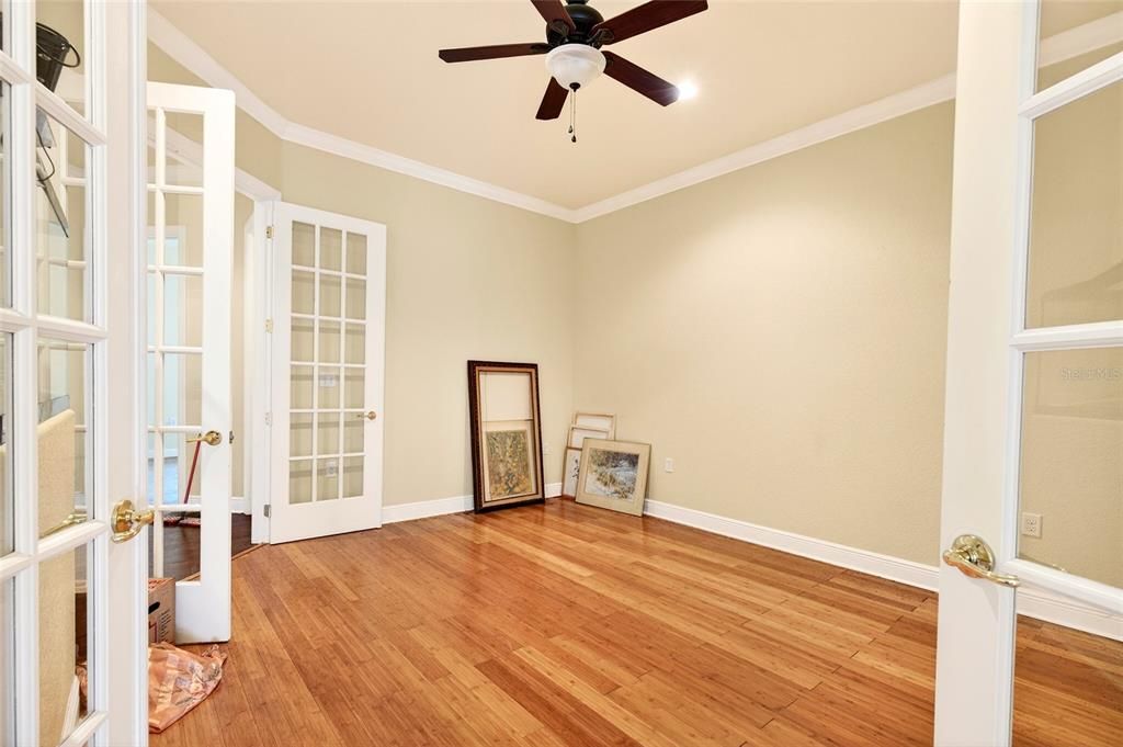 На продажу: $750,000 (6 спален, 3 ванн, 4350 Квадратных фут)