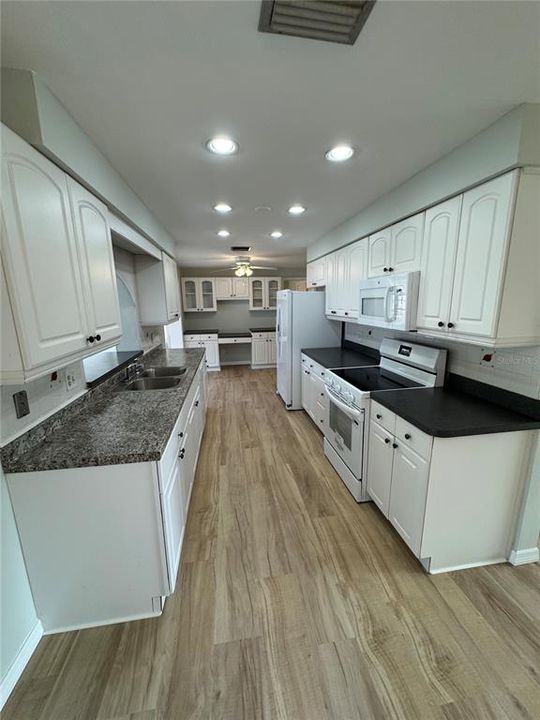 В аренду: $2,499 (3 спален, 2 ванн, 1568 Квадратных фут)