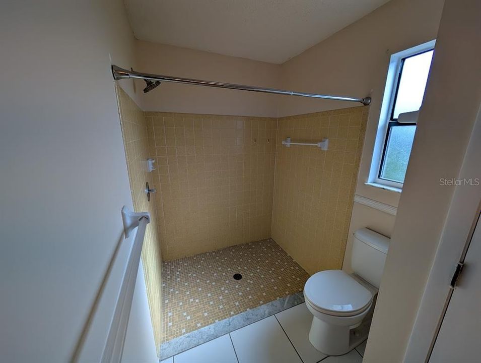 出租: $1,900 (2 贝兹, 2 浴室, 1483 平方英尺)