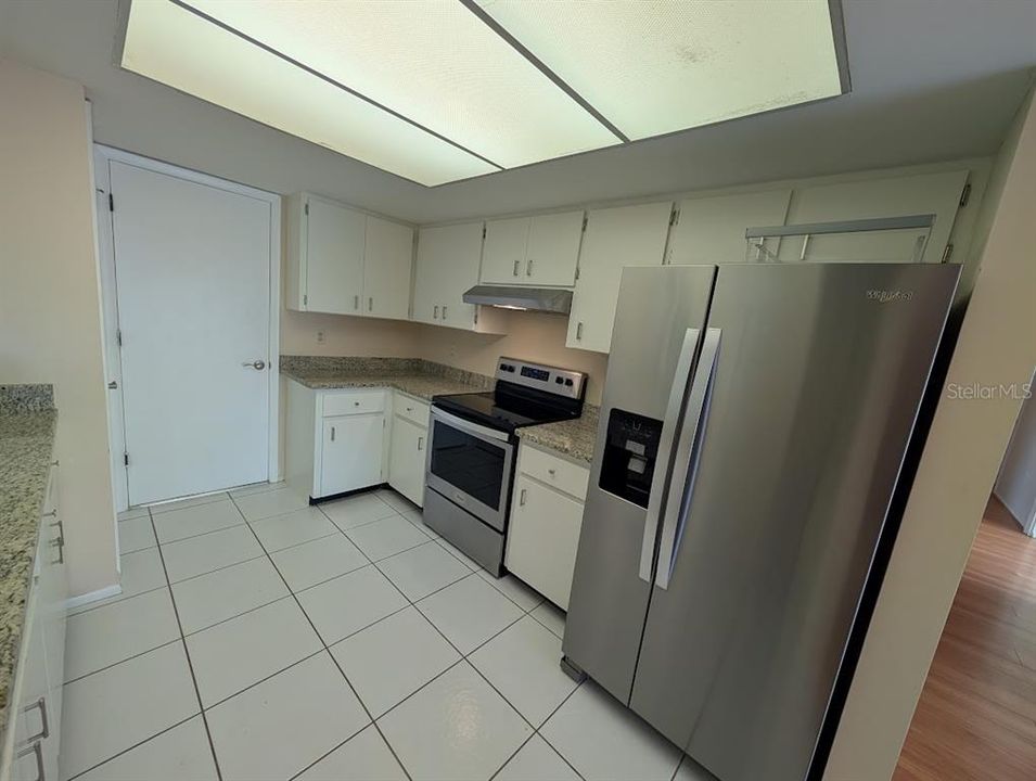 出租: $1,900 (2 贝兹, 2 浴室, 1483 平方英尺)