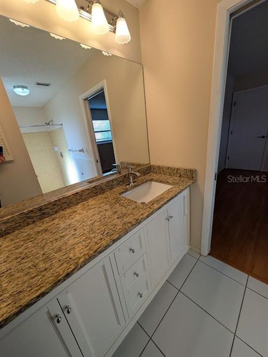 出租: $1,900 (2 贝兹, 2 浴室, 1483 平方英尺)