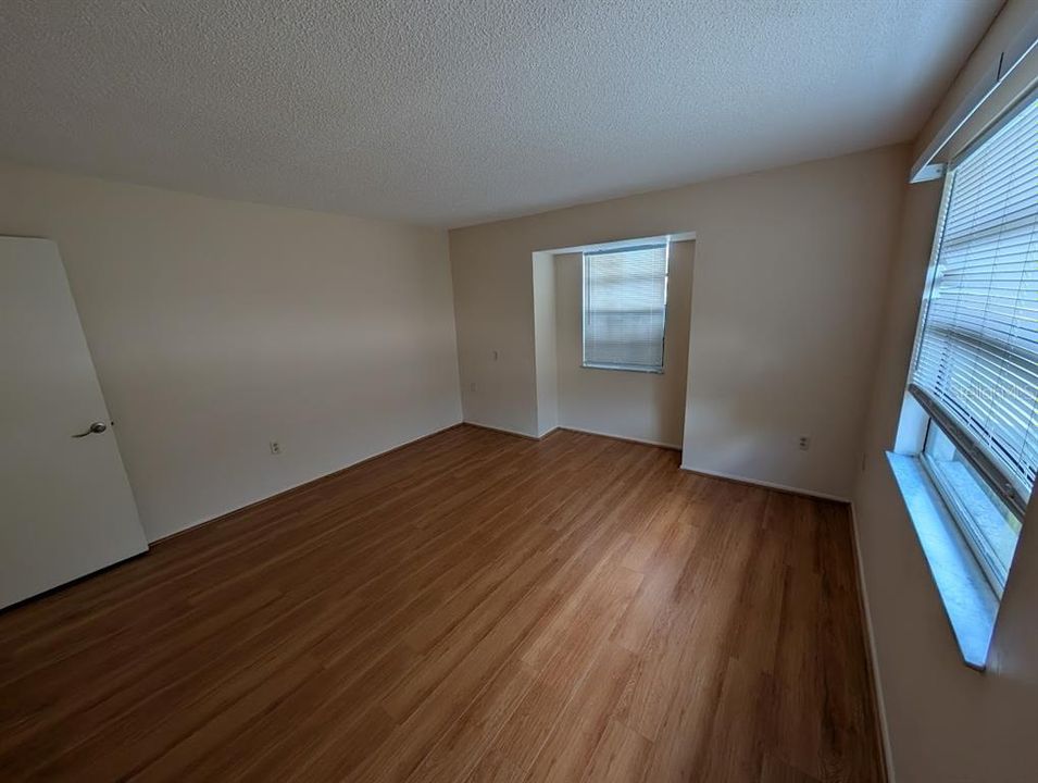 出租: $1,900 (2 贝兹, 2 浴室, 1483 平方英尺)