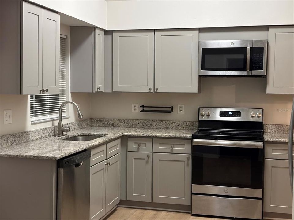 待售: $429,990 (3 贝兹, 2 浴室, 1290 平方英尺)