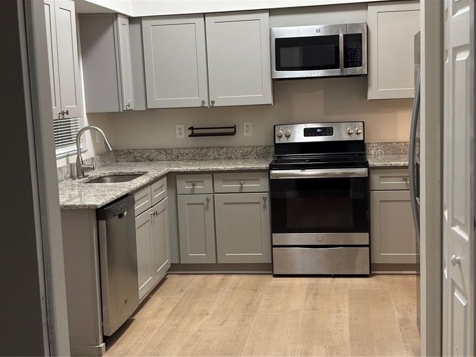 待售: $429,990 (3 贝兹, 2 浴室, 1290 平方英尺)