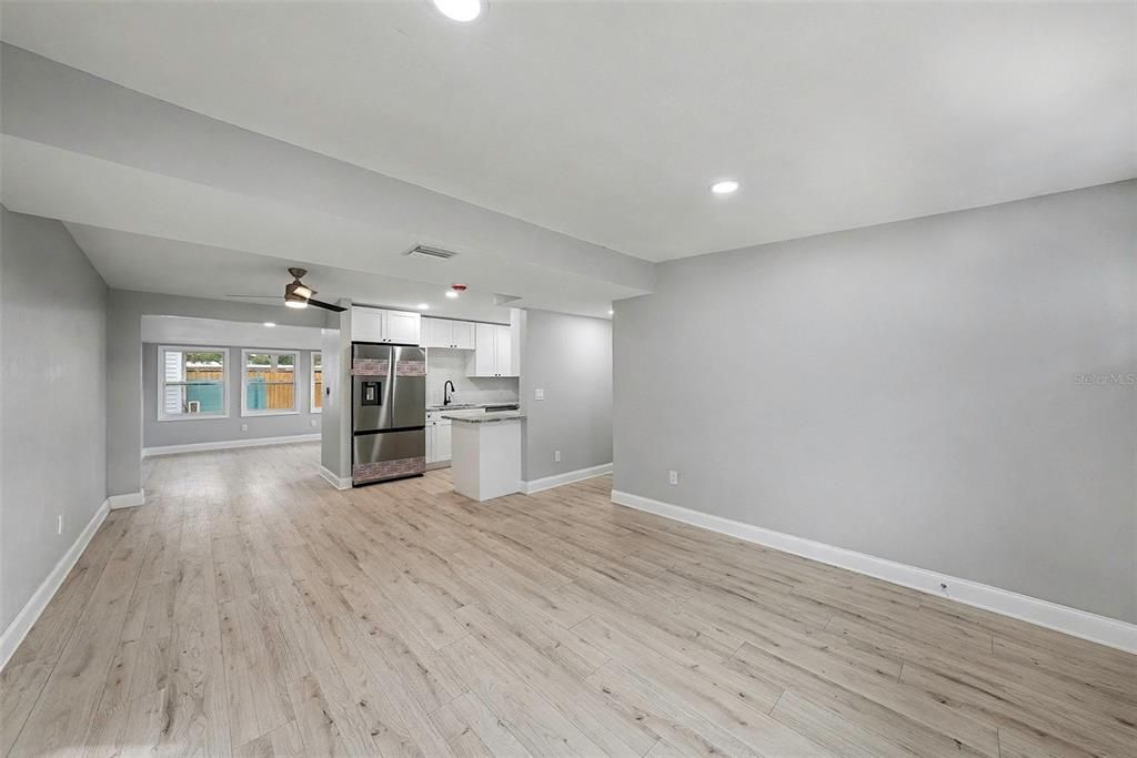 На продажу: $475,000 (4 спален, 2 ванн, 1844 Квадратных фут)